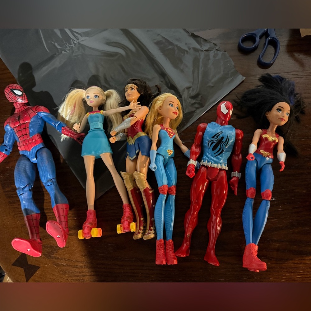🦸‍♀️🕷️ Superhero Doll & Action Figure Lot – DC & Marvel Mix (6 Figures Total)